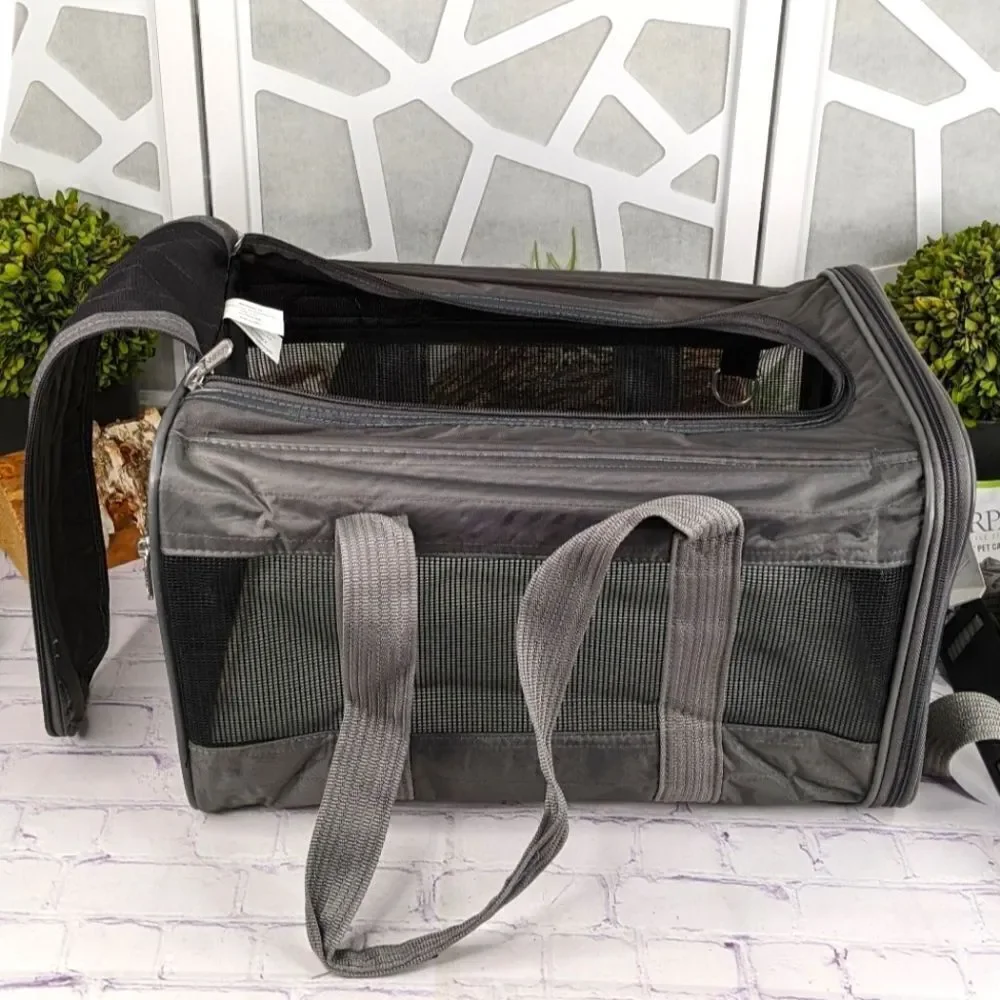 NWT - Sherpa Original Deluxe Pet Carrier - Medium
